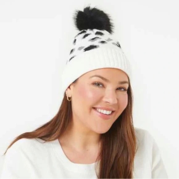 Virginia Wolf Leopard Beanie Faux Fur Pom Hat Women NEW - Picture 1 of 4